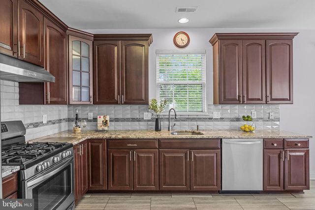 33 HIBISCUS DR, Marlton, NJ 08053