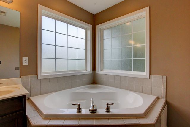 2478 Hattington Dr, Clarksville, TN 37042