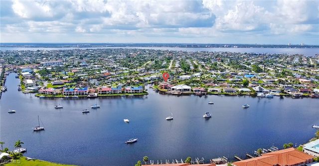 447 Avalon DR, Cape Coral, FL 33904