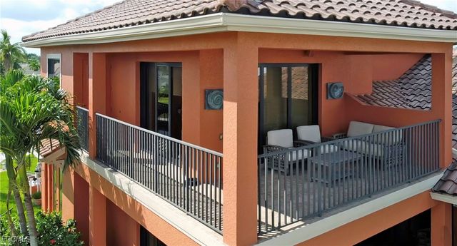 447 Avalon DR, Cape Coral, FL 33904