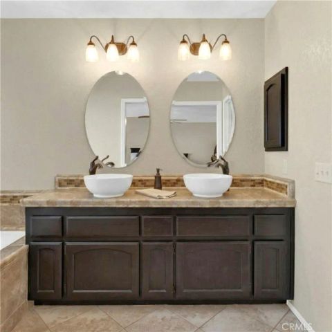 12790 Amberwood, Victorville, CA 92395