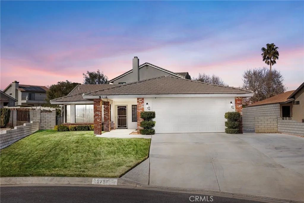 12790 Amberwood, Victorville, CA 92395