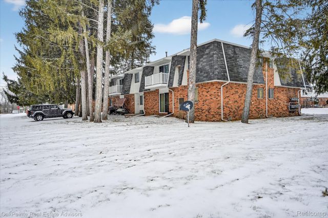 240 Park Street, Pinckney Village, MI 48169