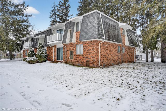 240 Park Street, Pinckney Village, MI 48169