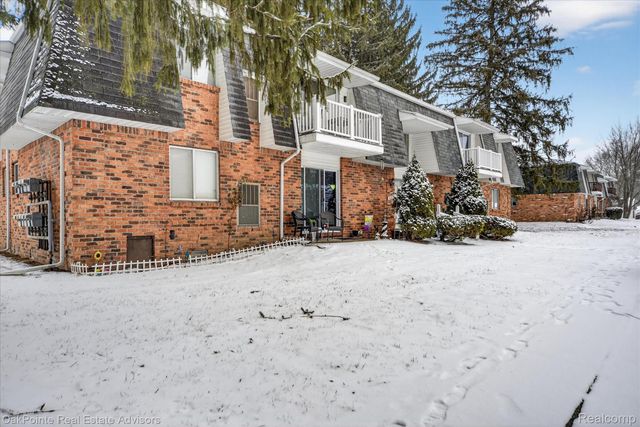 240 Park Street, Pinckney Village, MI 48169