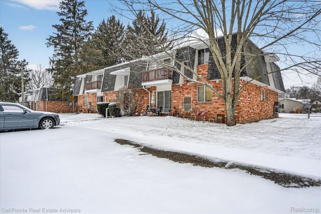 240 Park Street, Pinckney Village, MI 48169