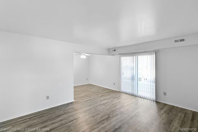 240 Park Street, Pinckney Village, MI 48169