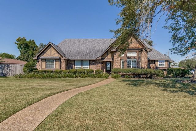 506 Red Bud Lane, Baytown, TX 77520