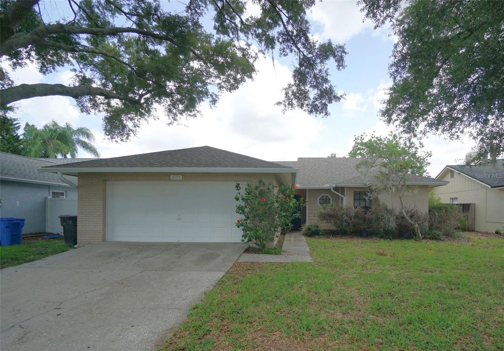 8755 HAMPDEN DRIVE, Tampa, FL 33626
