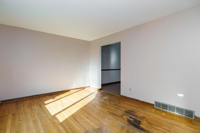 1084 Northfield Place S, Reynoldsburg, OH 43068