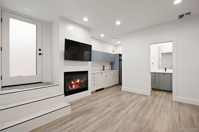 290 Madison Street, Denver, CO 80206