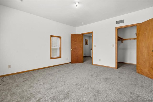 2636 W Hayes AVENUE, Milwaukee, WI 53215