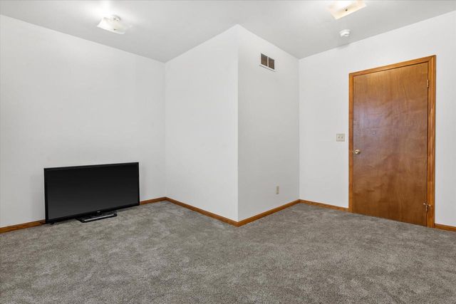 2636 W Hayes AVENUE, Milwaukee, WI 53215