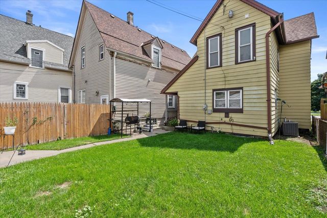 2636 W Hayes AVENUE, Milwaukee, WI 53215