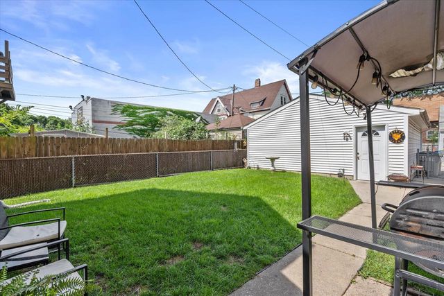 2636 W Hayes AVENUE, Milwaukee, WI 53215