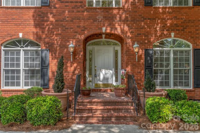 1209 S South Street, Gastonia, NC 28052