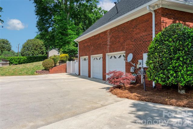 1209 S South Street, Gastonia, NC 28052