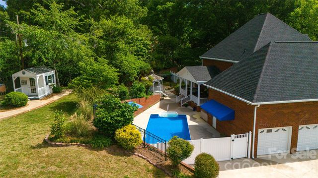 1209 S South Street, Gastonia, NC 28052