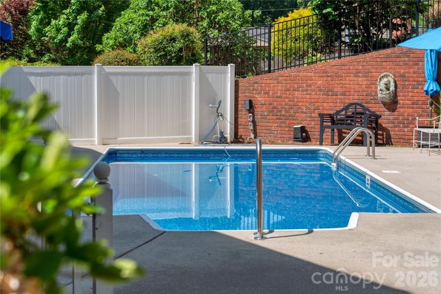 1209 S South Street, Gastonia, NC 28052