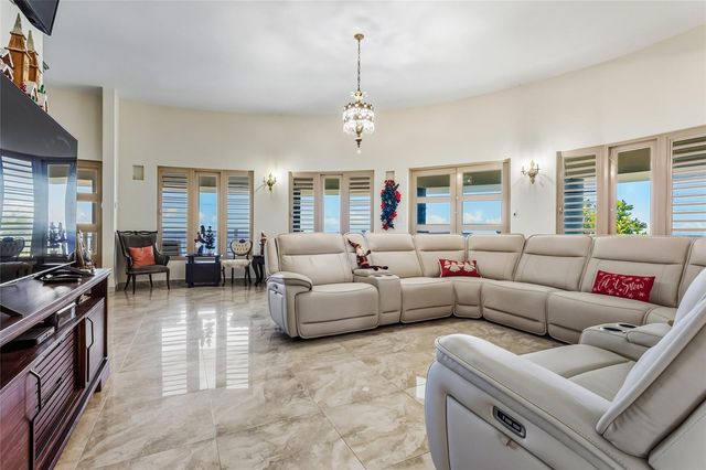 10 URB MIRADOR DEL CIELO, Isabela, PR 00662