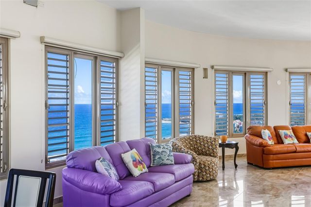 10 URB MIRADOR DEL CIELO, Isabela, PR 00662