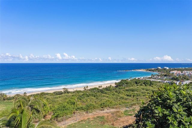 10 URB MIRADOR DEL CIELO, Isabela, PR 00662