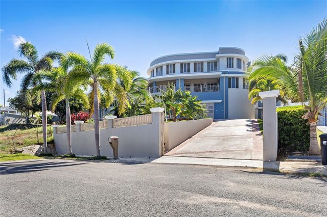 10 URB MIRADOR DEL CIELO, Isabela, PR 00662