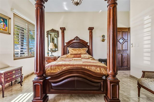 10 URB MIRADOR DEL CIELO, Isabela, PR 00662