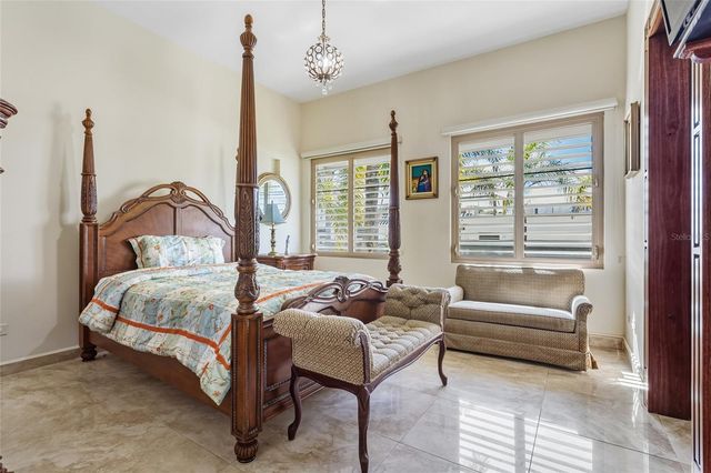 10 URB MIRADOR DEL CIELO, Isabela, PR 00662