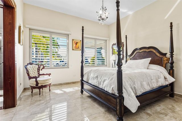10 URB MIRADOR DEL CIELO, Isabela, PR 00662