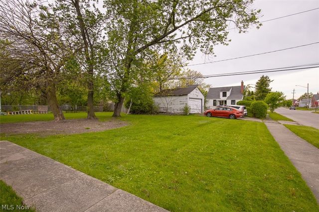 3896 Strandhill Road, Cleveland, OH 44128