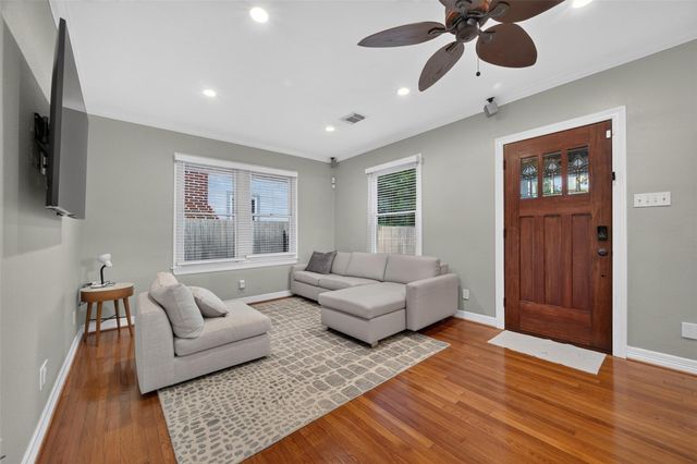 1124 Bomar Street, Houston, TX 77006