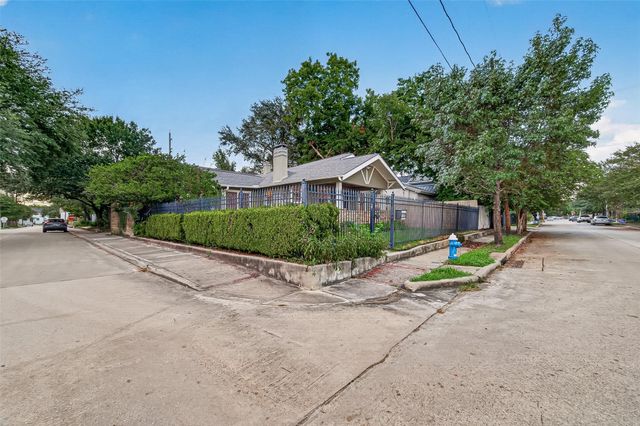 1124 Bomar Street, Houston, TX 77006