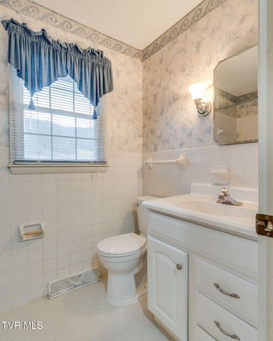 2517 Sinking Creek Road, Johnson City, TN 37604