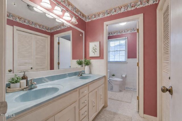 2517 Sinking Creek Road, Johnson City, TN 37604
