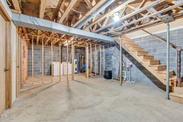 2517 Sinking Creek Road, Johnson City, TN 37604