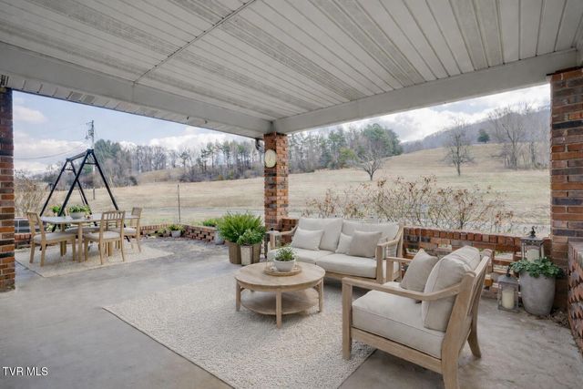2517 Sinking Creek Road, Johnson City, TN 37604