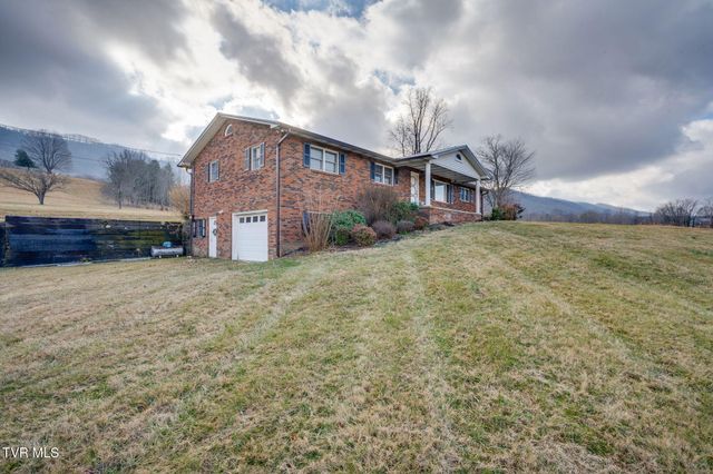 2517 Sinking Creek Road, Johnson City, TN 37604