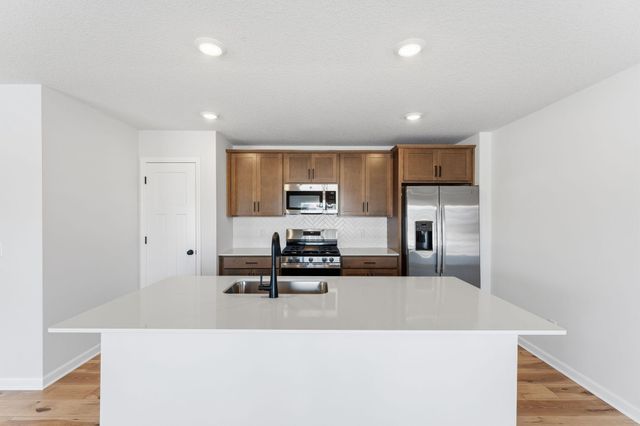 1102 Annagaire Curve, Rosemount, MN 55068