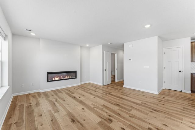 1102 Annagaire Curve, Rosemount, MN 55068