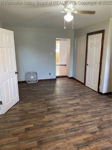 42 Pine Cone Road, Elkview, WV 25071