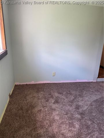 42 Pine Cone Road, Elkview, WV 25071