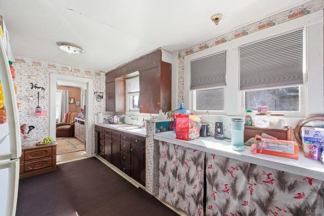 1810 Hardcastle Avenue, Hanford, CA 93230