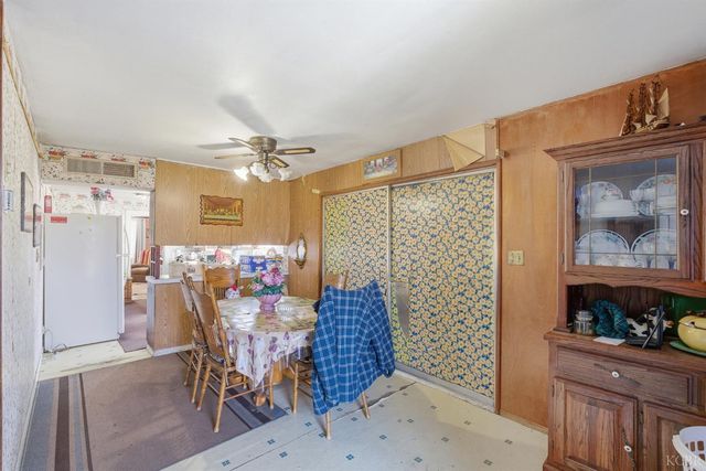 1810 Hardcastle Avenue, Hanford, CA 93230