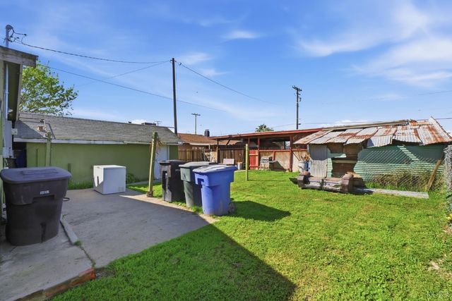 1810 Hardcastle Avenue, Hanford, CA 93230