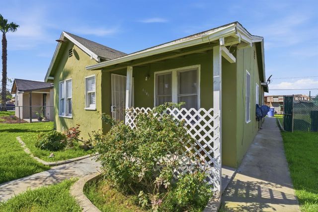 1810 Hardcastle Avenue, Hanford, CA 93230