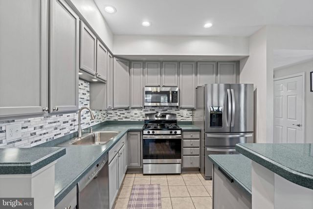 1 ROSEMARY DR, Lumberton, NJ 08048