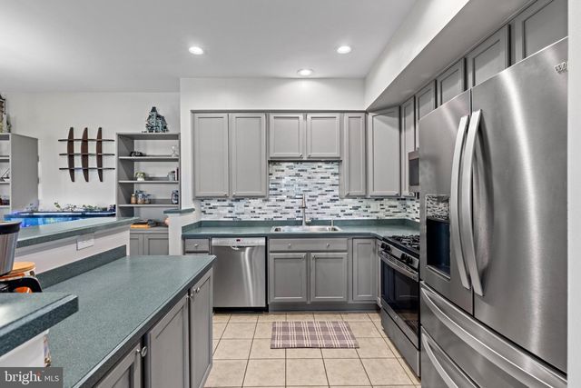1 ROSEMARY DR, Lumberton, NJ 08048