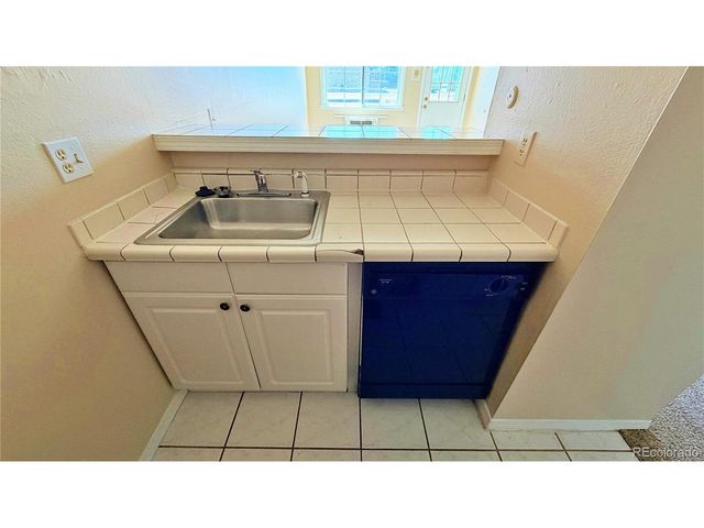 1064 Chambers Ct 207, Aurora, CO 80011