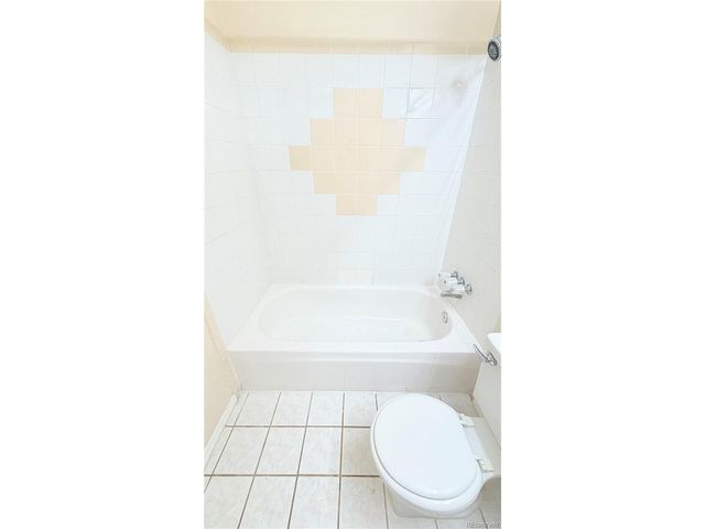 1064 Chambers Ct 207, Aurora, CO 80011